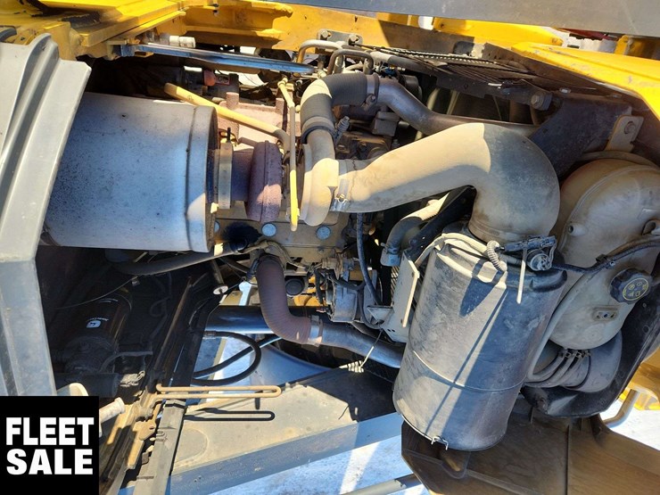 2019-deere-410l-image-23