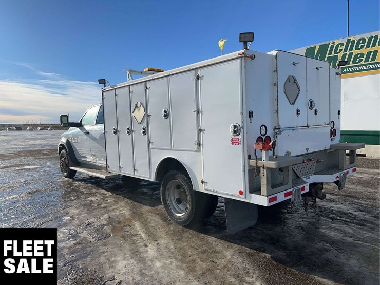 2017-ram-5500-crew-cab-4x4-s/a-service-truck-image-3