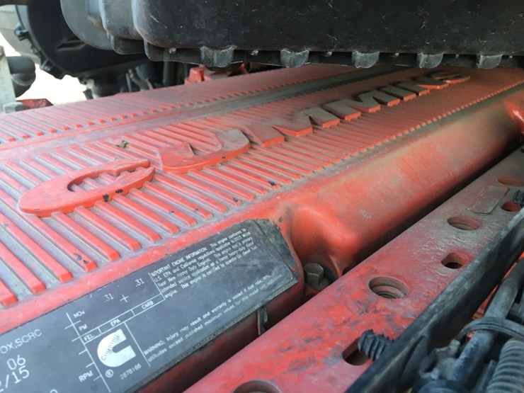 2016-peterbilt-579-image-13