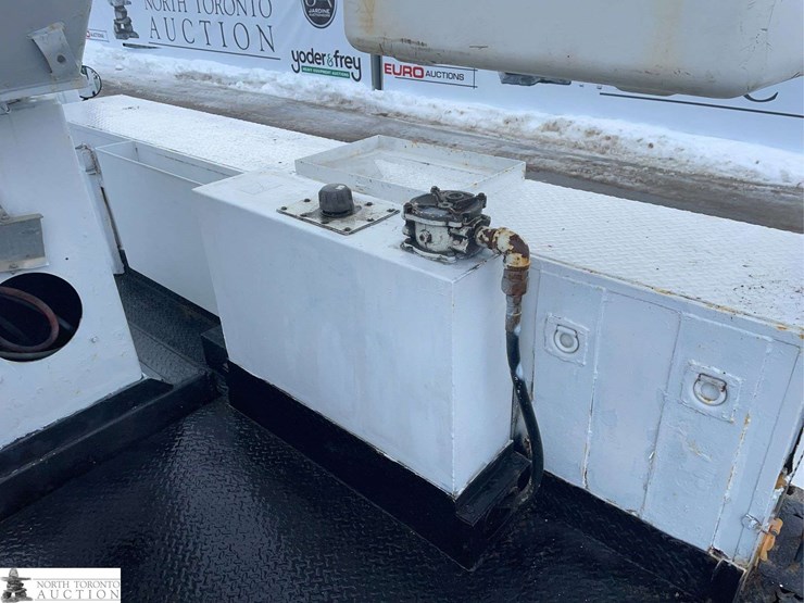 2006-international-durastar-4200-image-37