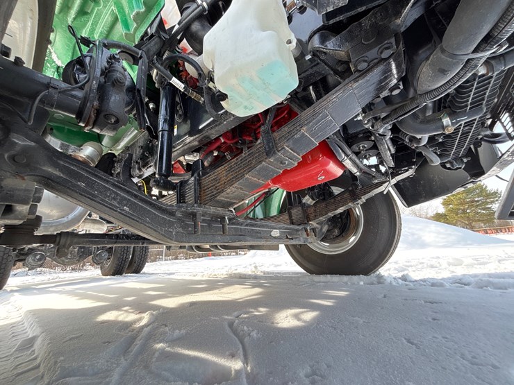 2024-freightliner-m2-106-image-20