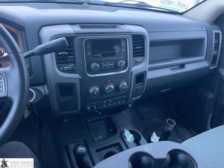 2015-dodge-2500-image-18