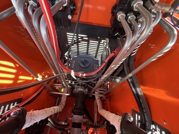 2025-hurricane-hrc700-mini-compact-track-loader-image-10