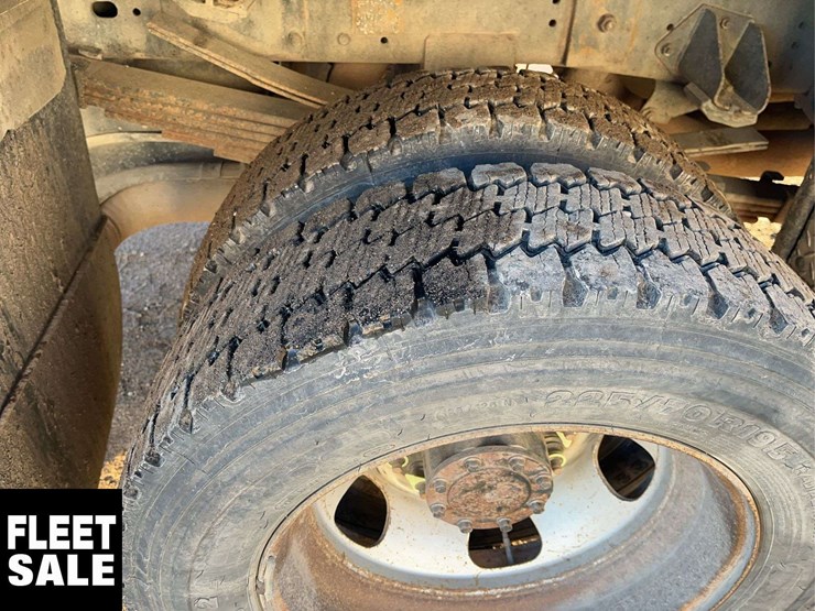 2015-ram-5500-crew-cab-4x4-s/a-deck-truck-image-12