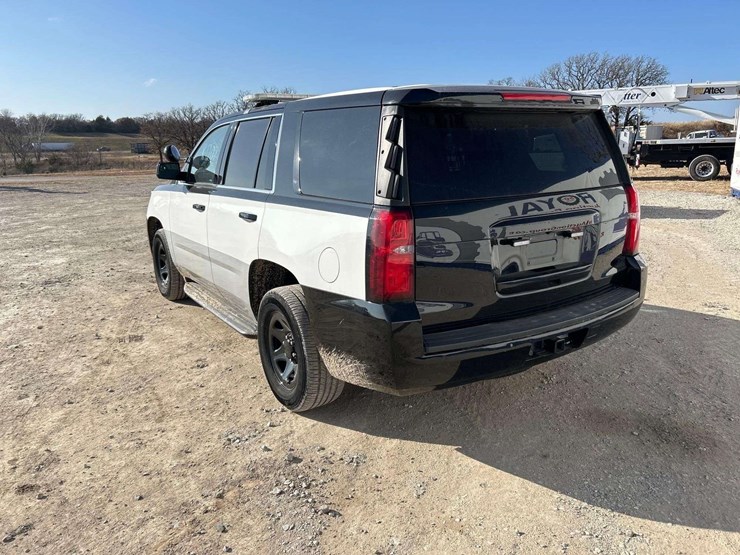 2019-chevrolet-tahoe-image-2