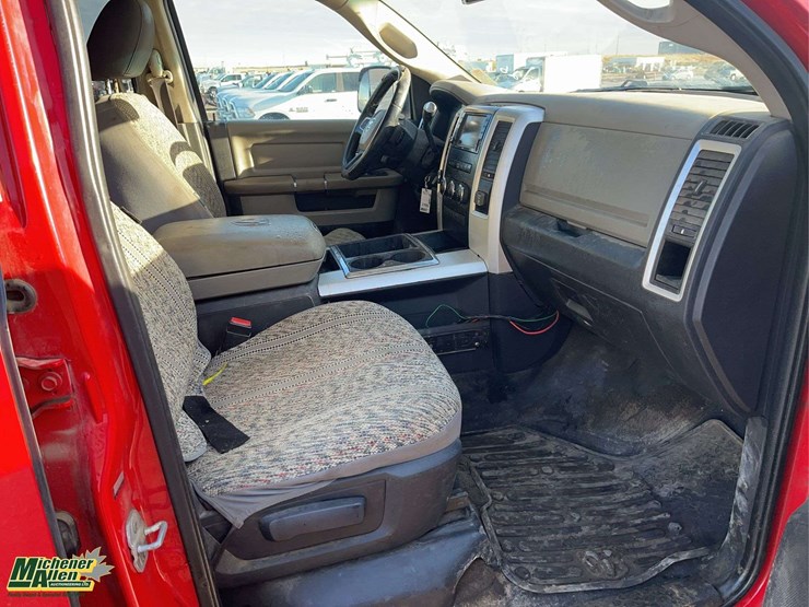 2011-dodge-3500-image-18