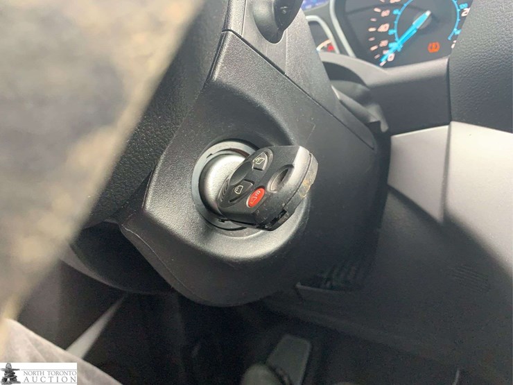 2015-ford-escape-se-image-23