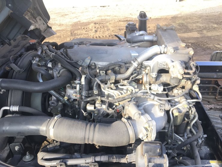 2019-isuzu-nrr-image-9