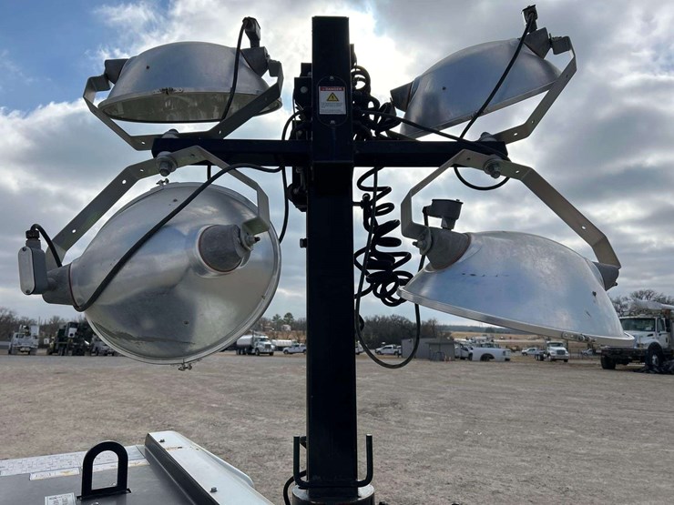 2019-allmand-bros-night-lite-v-series-image-16