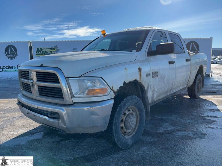 2012-dodge-2500-image-1