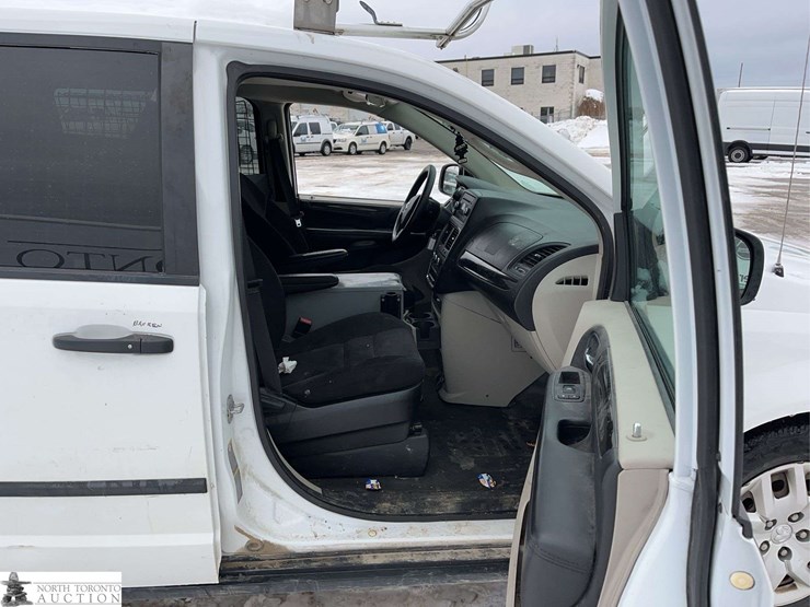 2014-ram-c/v-tradesman-image-26