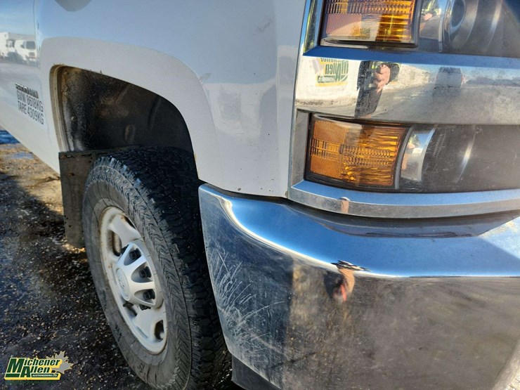 2015-chevrolet-silverado-2500hd-image-31