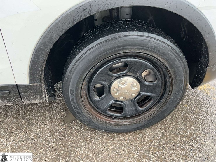 2018-ford-explorer-image-10