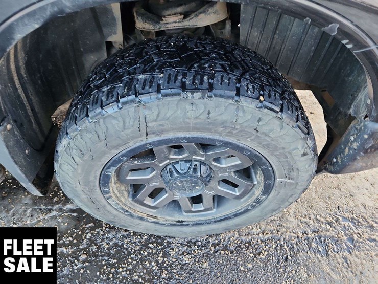 2016-nissan-titan-image-11