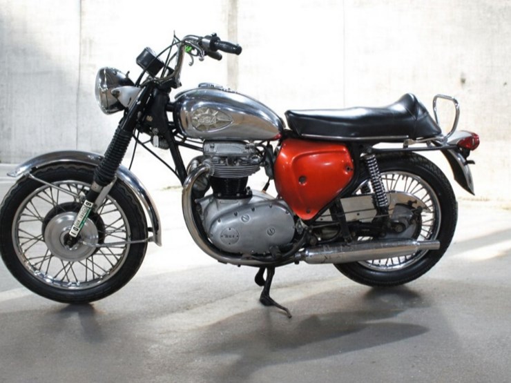1970-bsa-a65t-thunderbolt-motorcycle-image-4