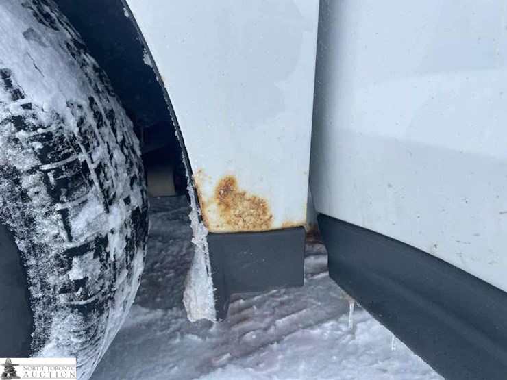 2015-chevrolet-equinox-ls-image-23