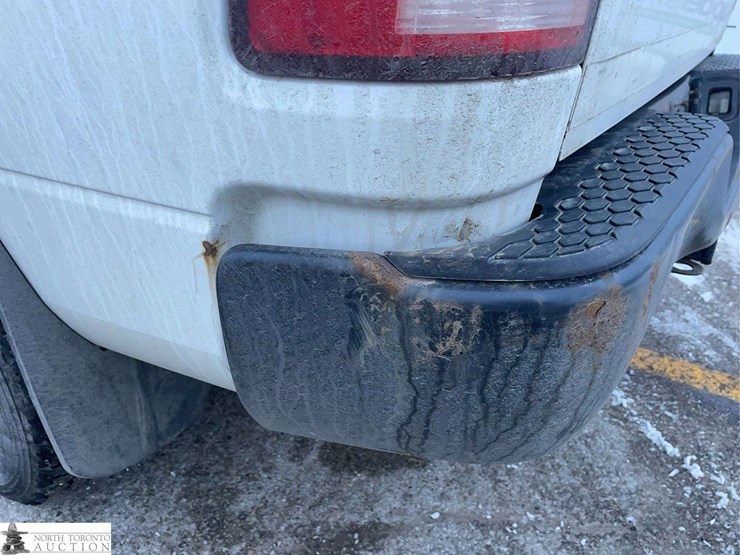 2015-dodge-2500-image-31