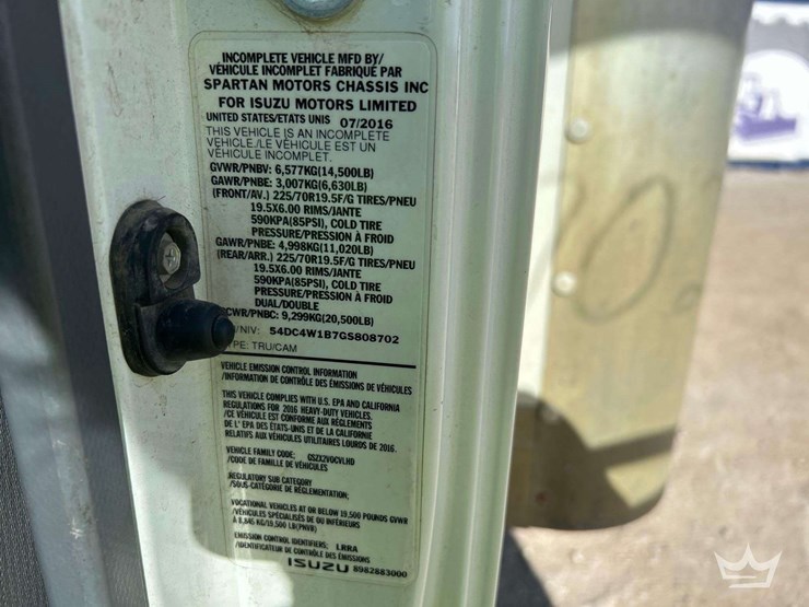 2016-isuzu-box-truck-image-5