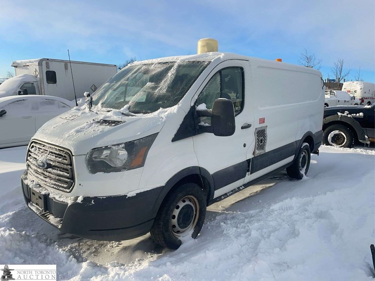 2016-ford-transit-image-1