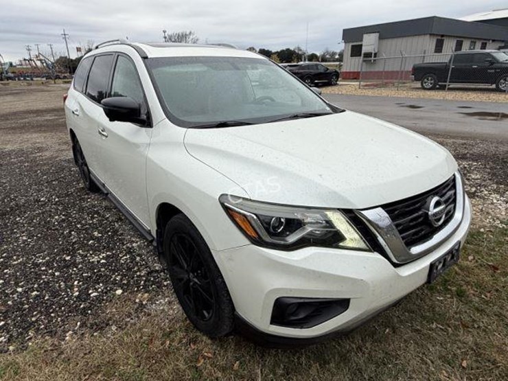 2017-nissan-pathfinder-image-2