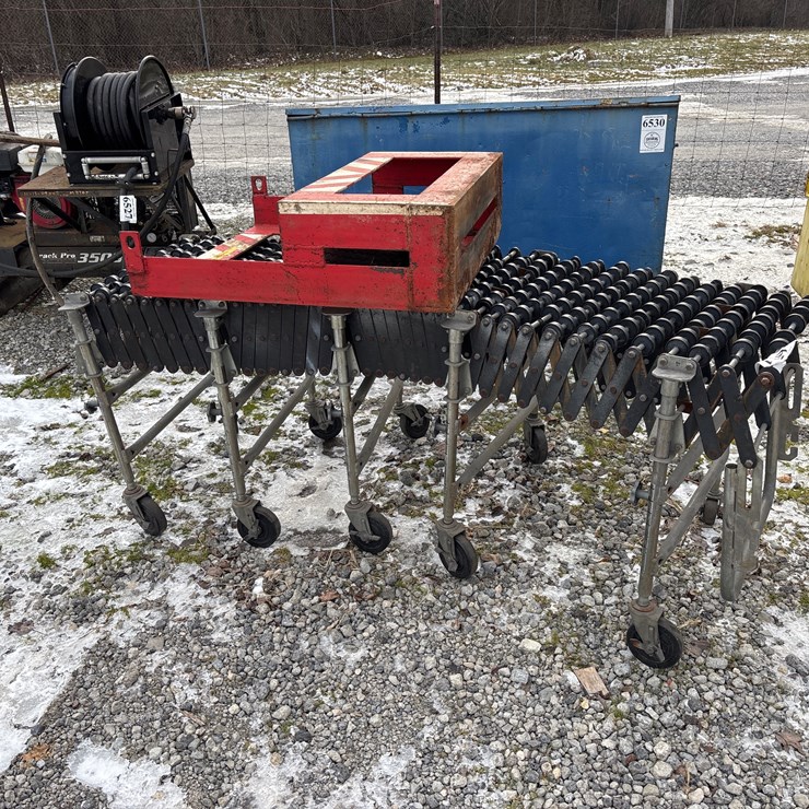 #6531 • E1. Roller conveyor and industrial guard