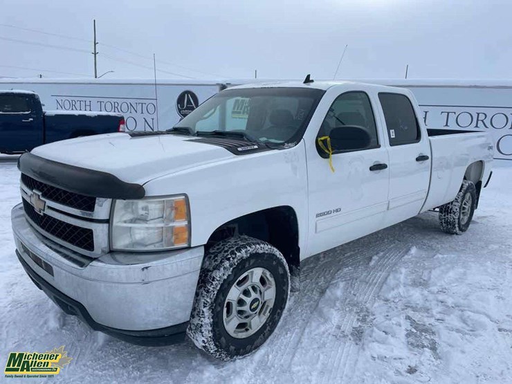 2011-chevrolet-k2500-image-2