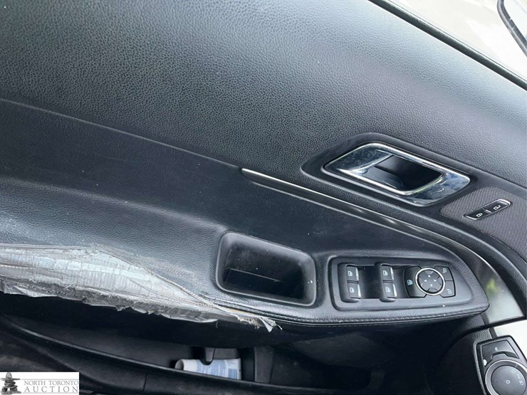 2018-ford-explorer-image-24