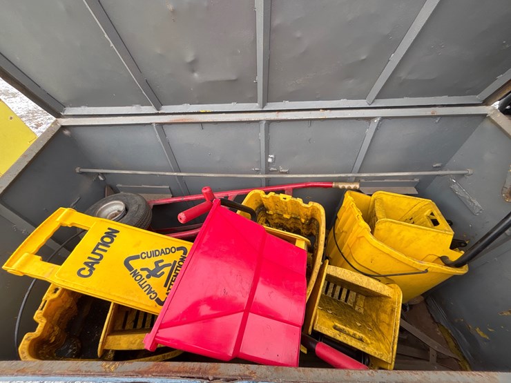 #6530-•-e1.-job-site-box-filled-with-mop-buckets-image-4