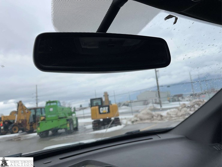 2018-ford-explorer-image-23