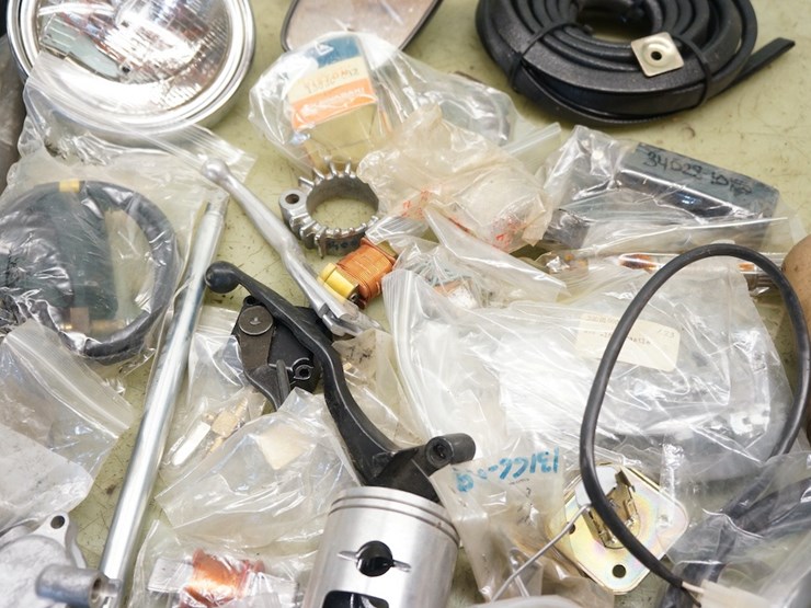 kawasaki-miscellaneous-parts-lot-image-5