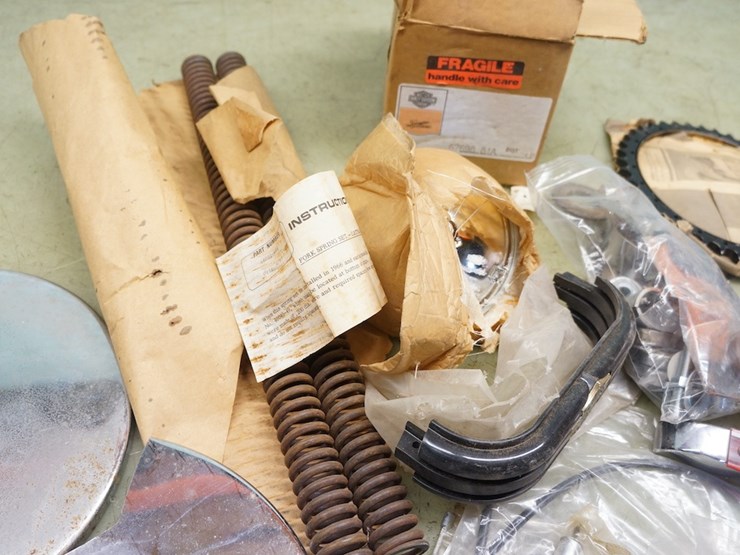 harley-davidson-miscellaneous-parts-lot-image-2