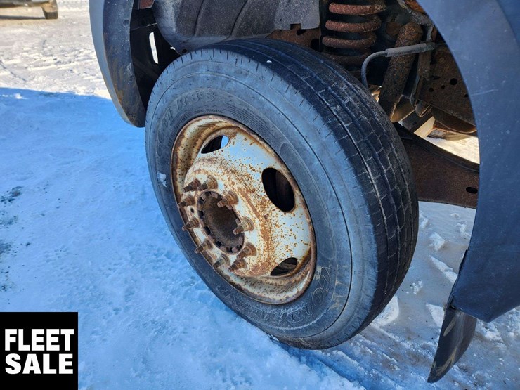 2007-ford-f550-image-17