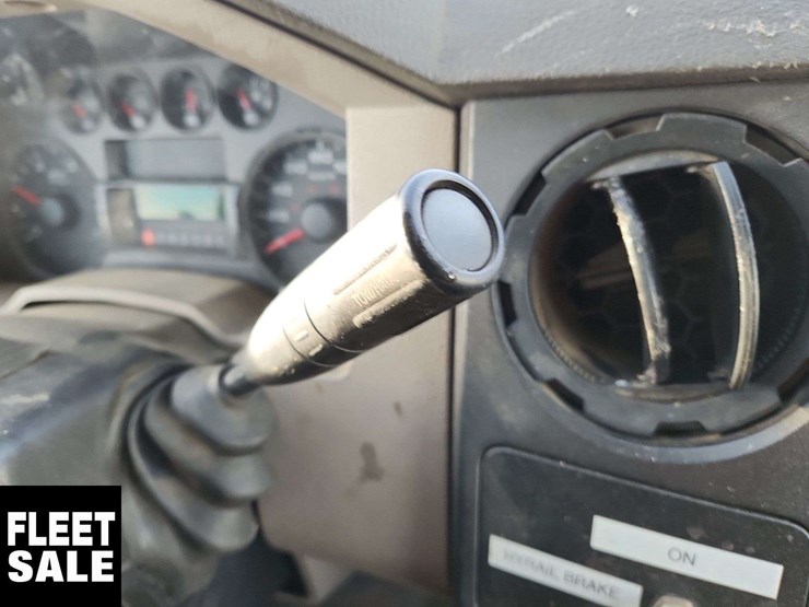 2009-ford-f550-image-25