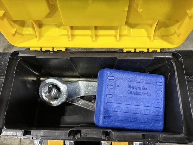 2025-agt-sshh680-hydraulic-breaker-image-8