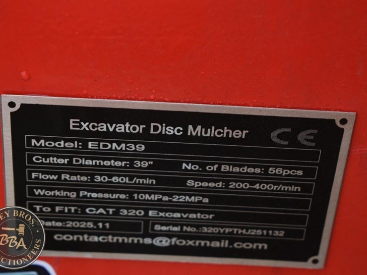 caterpillar-320-image-5