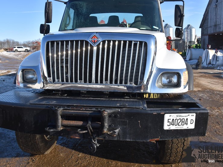 2007-international-7400-image-12