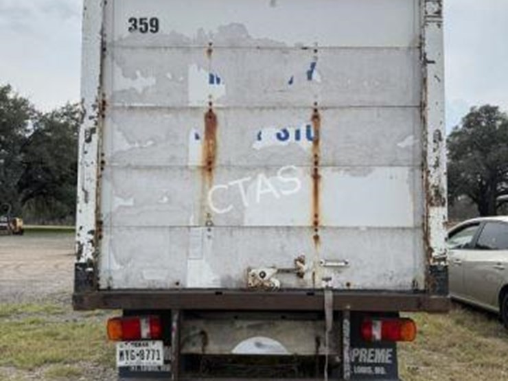 2005-dodge-3500-image-12