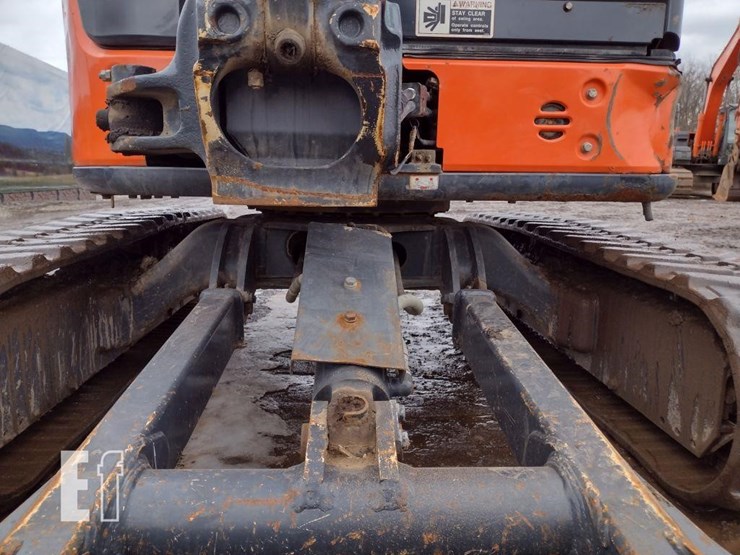 2014-hitachi-zx35u-image-22