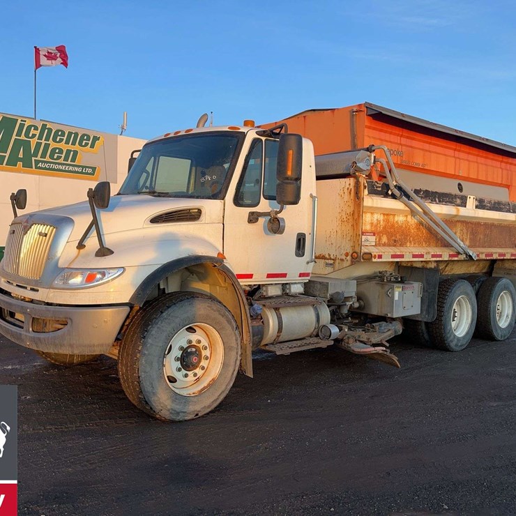 2019 INTERNATIONAL WORKSTAR 7400