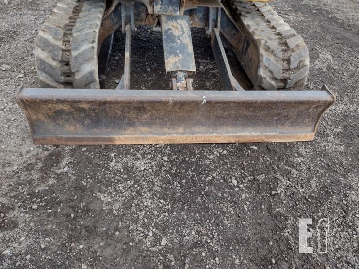 2022-deere-26g-image-19