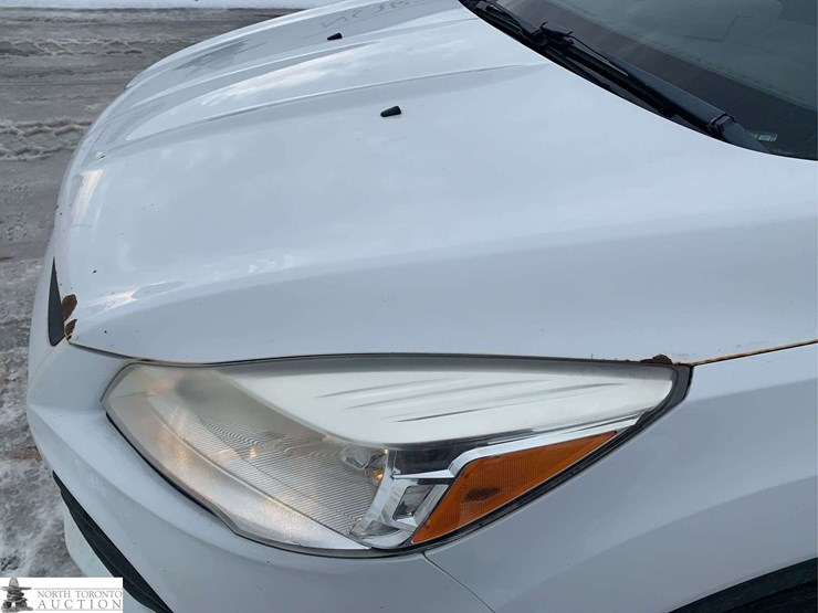 2015-ford-escape-se-image-33