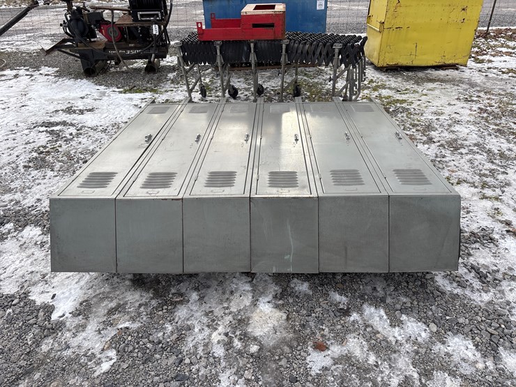 #6533-•-e1.-lockers-image-4