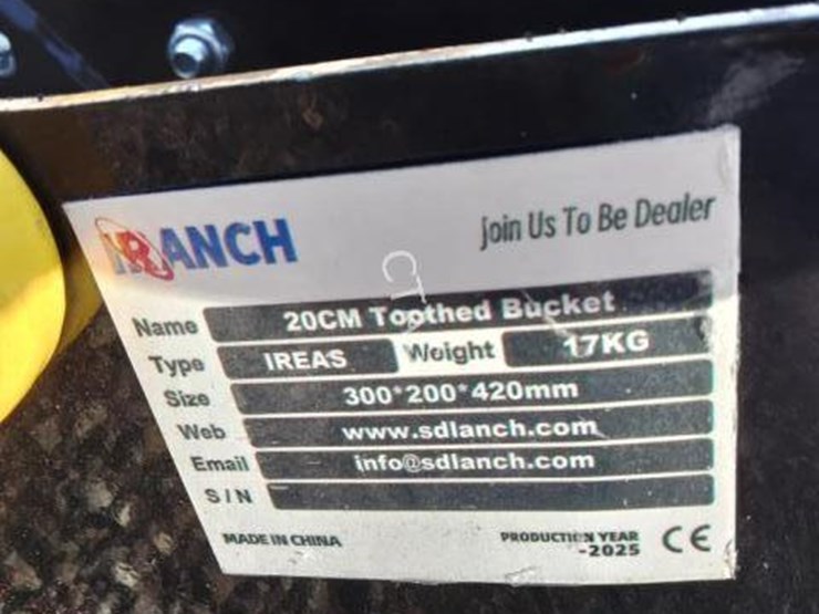 #51-•-mini-excavator-20cm-toothed-bucket-image-5