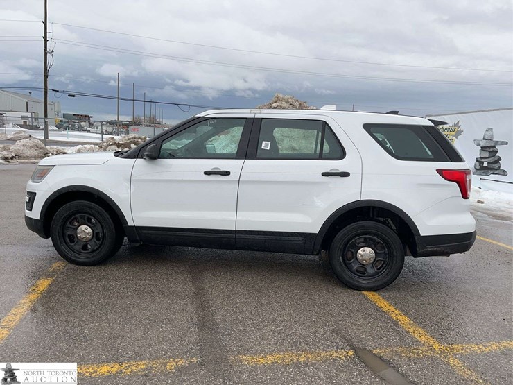 2018-ford-explorer-image-7