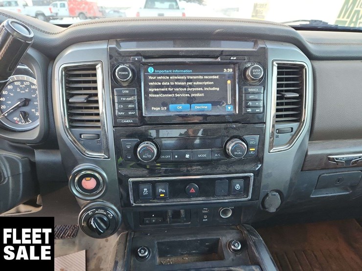 2016-nissan-titan-image-24