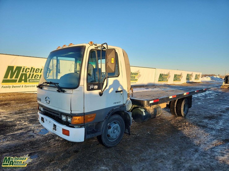 2004-hino-fb1817-image-1