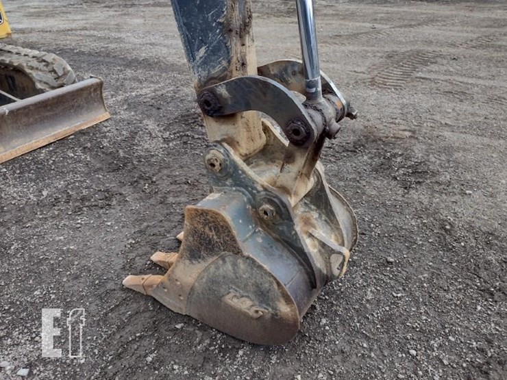 2022-deere-26g-image-17