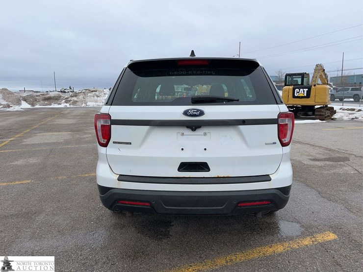 2018-ford-explorer-image-5