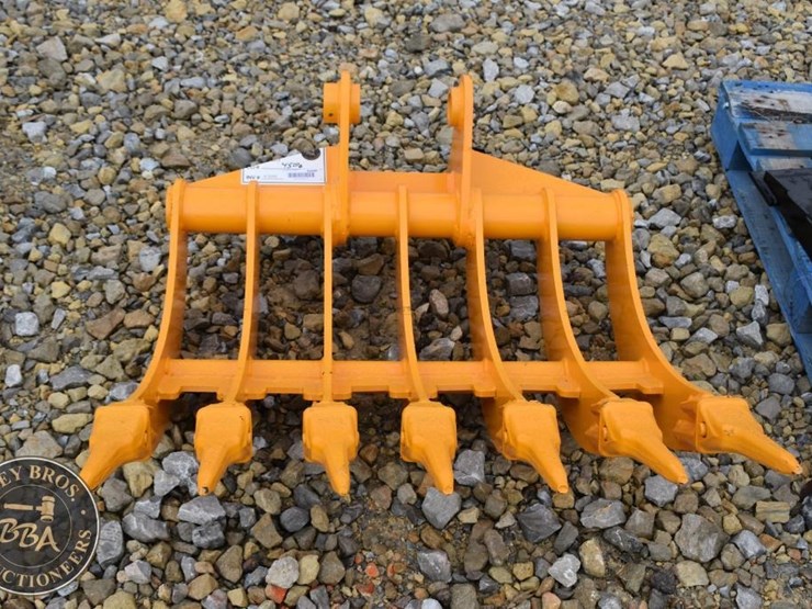 caterpillar-305-image-1