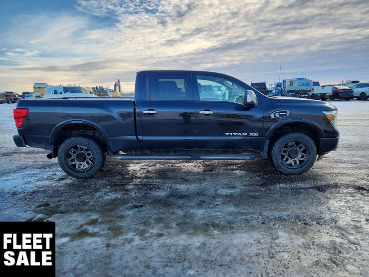 2016-nissan-titan-image-8